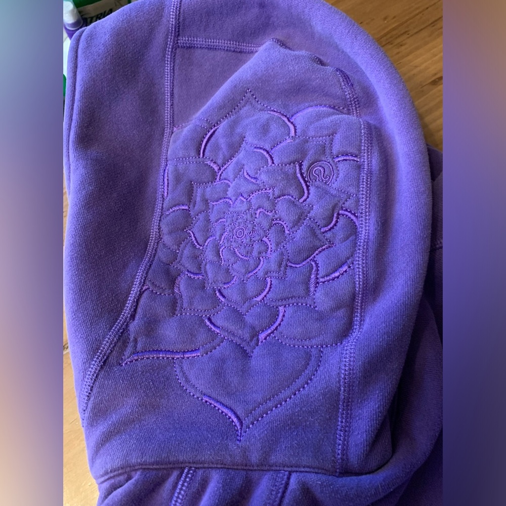 RARE- Lululemon Chakra Lotus Scuba-Sz 12- Embroidered Lotus🪷 on Hood- Purp- SE - Picture 11 of 17